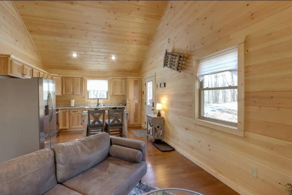 New Serene, Fun & Comfy Cabin- Covered Deck, Grill, Arcade ميرفي المظهر الخارجي الصورة