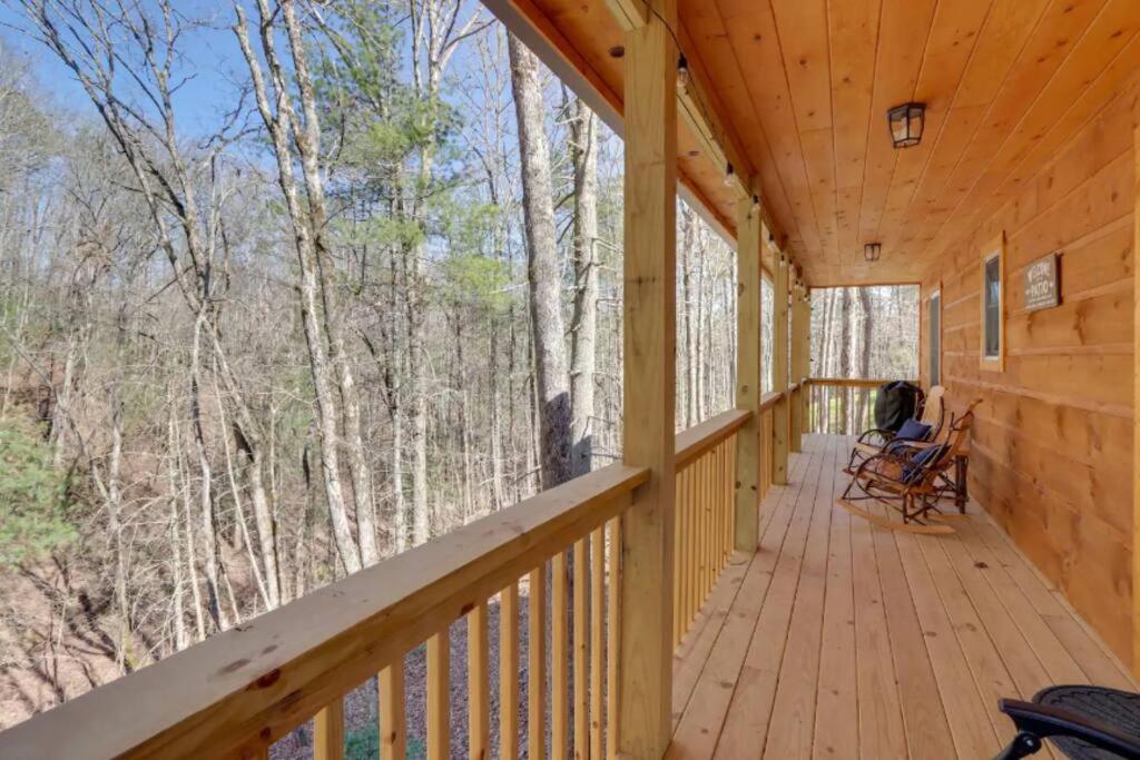 New Serene, Fun & Comfy Cabin- Covered Deck, Grill, Arcade ميرفي المظهر الخارجي الصورة