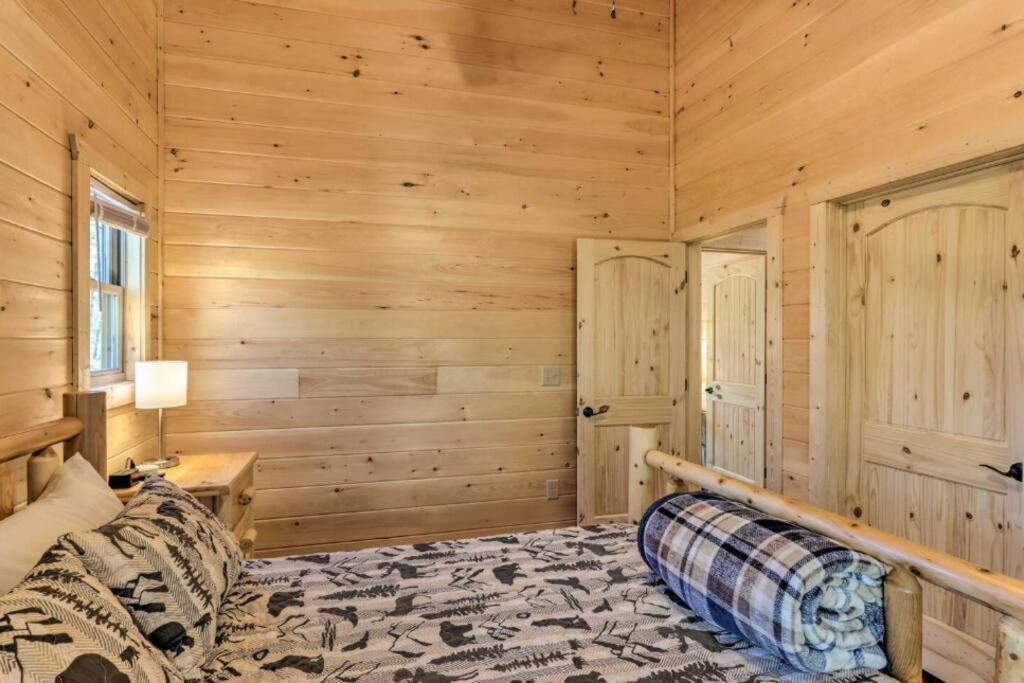 New Serene, Fun & Comfy Cabin- Covered Deck, Grill, Arcade ميرفي المظهر الخارجي الصورة
