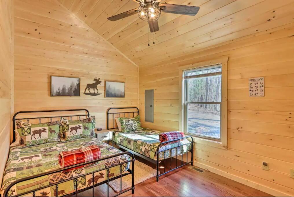 New Serene, Fun & Comfy Cabin- Covered Deck, Grill, Arcade ميرفي المظهر الخارجي الصورة